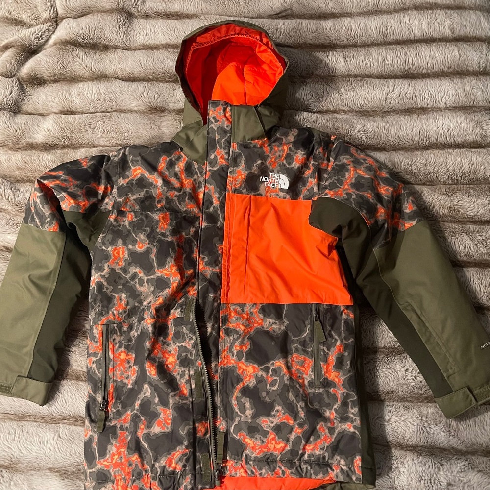 Boys Large 14/16 The North Face Ski coat and Snow Pants set
